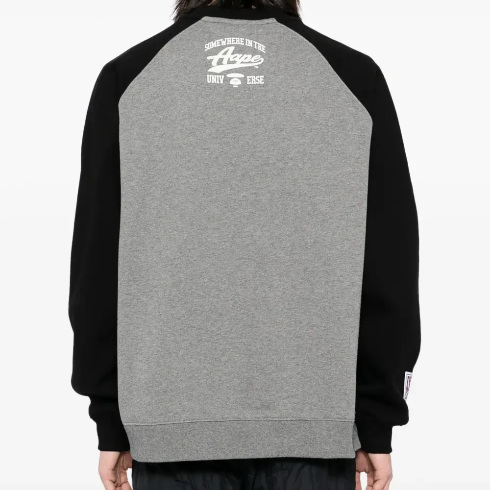 Толстовка с нашивкой-логотипом