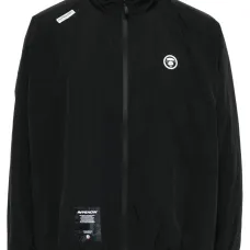 Куртка с нашивкой-логотипом