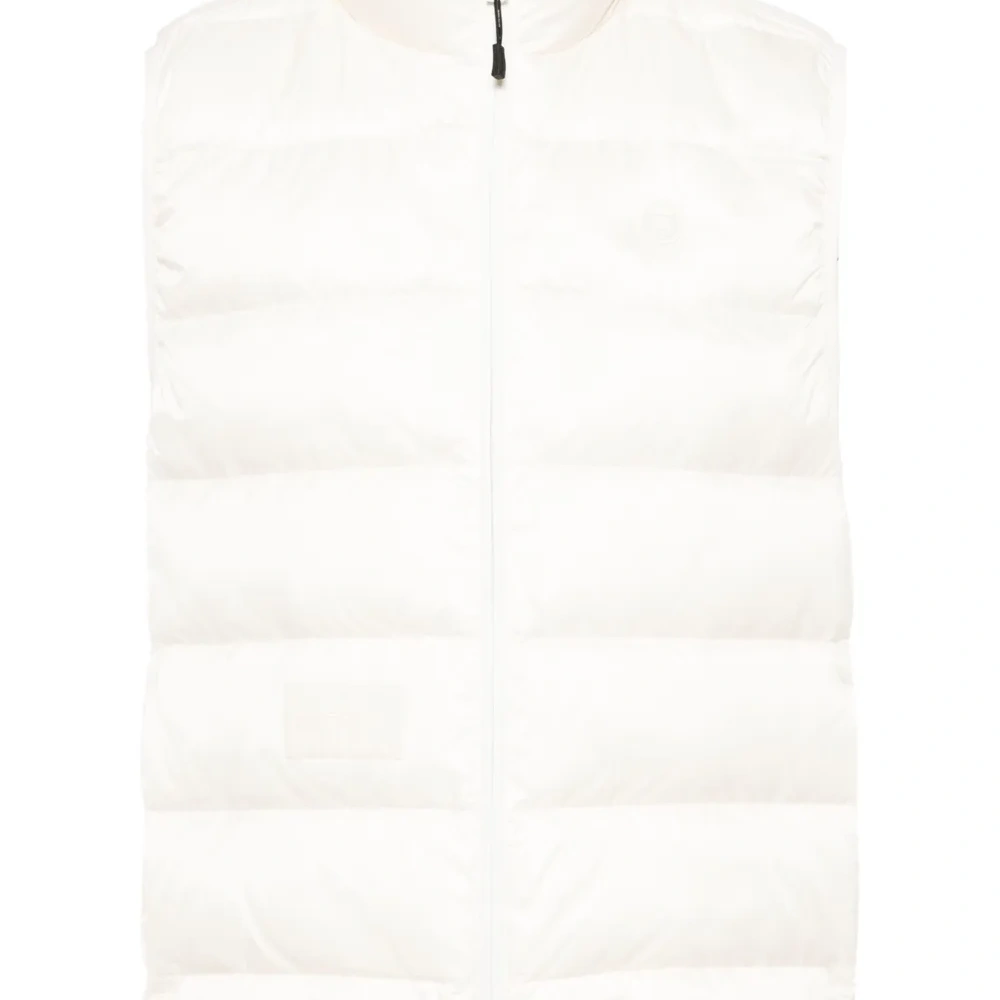 Дутый жилет с нашивкой-логотипом