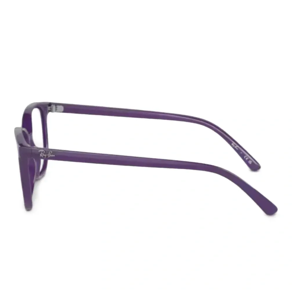 Очки в квадратной оправе