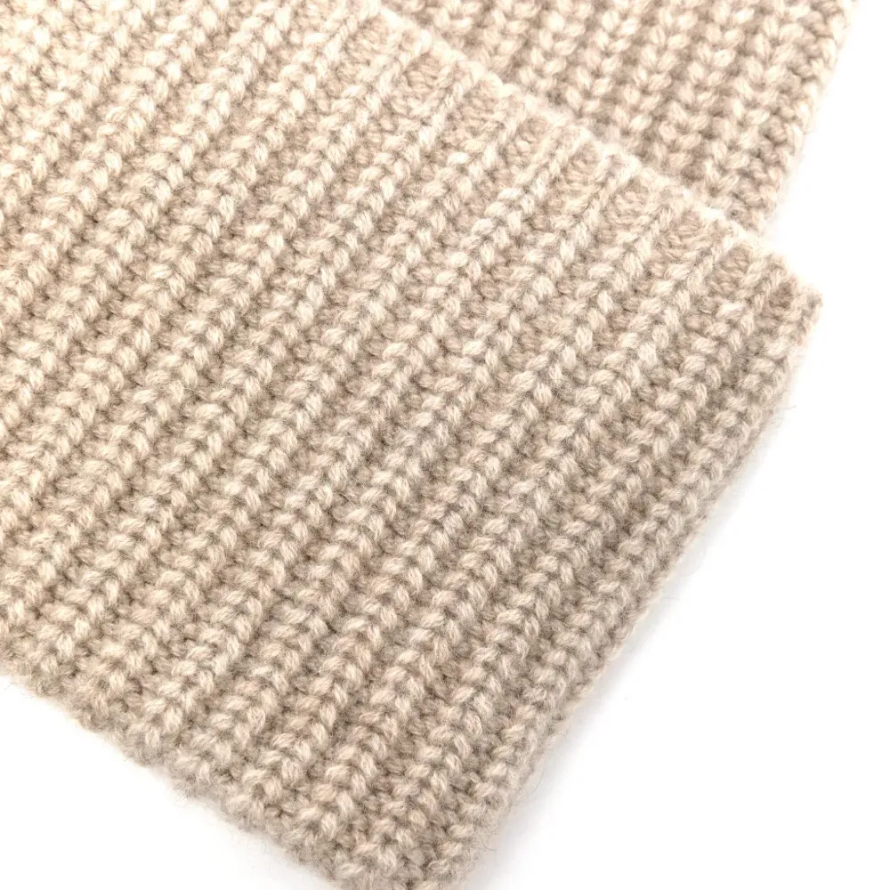 Вязаная шапка бини Вязаная шапка бини