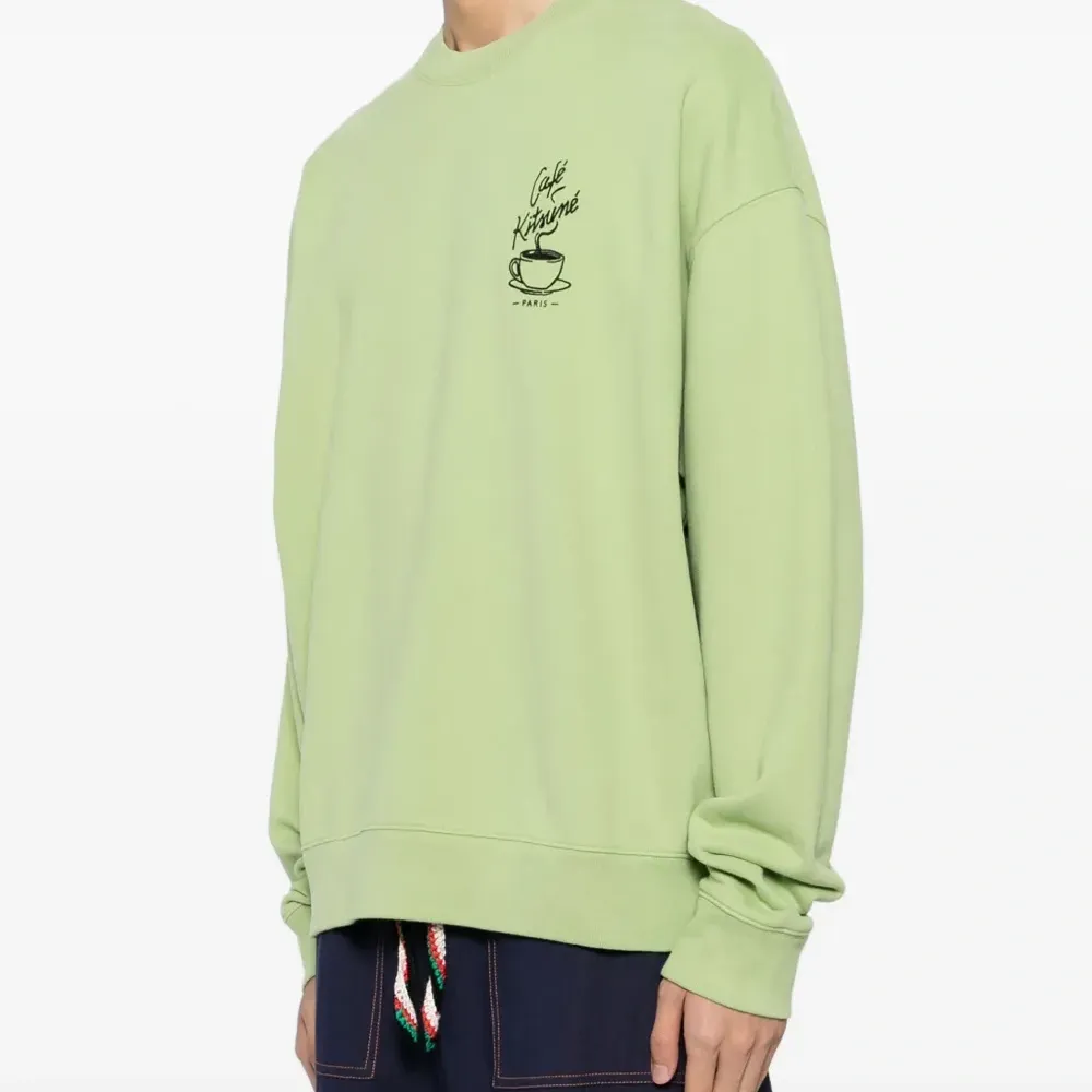 Толстовка с вышитым логотипом