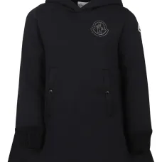 Платье с аппликацией