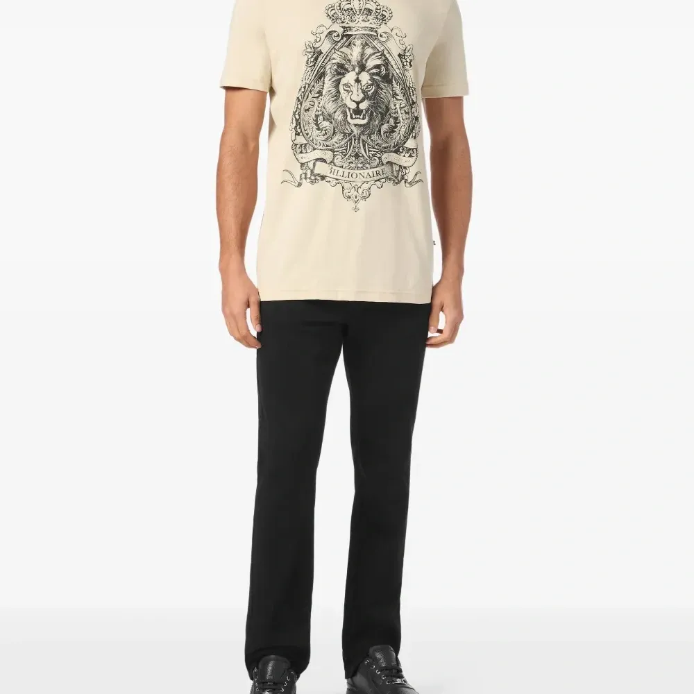 Футболка с круглым вырезом