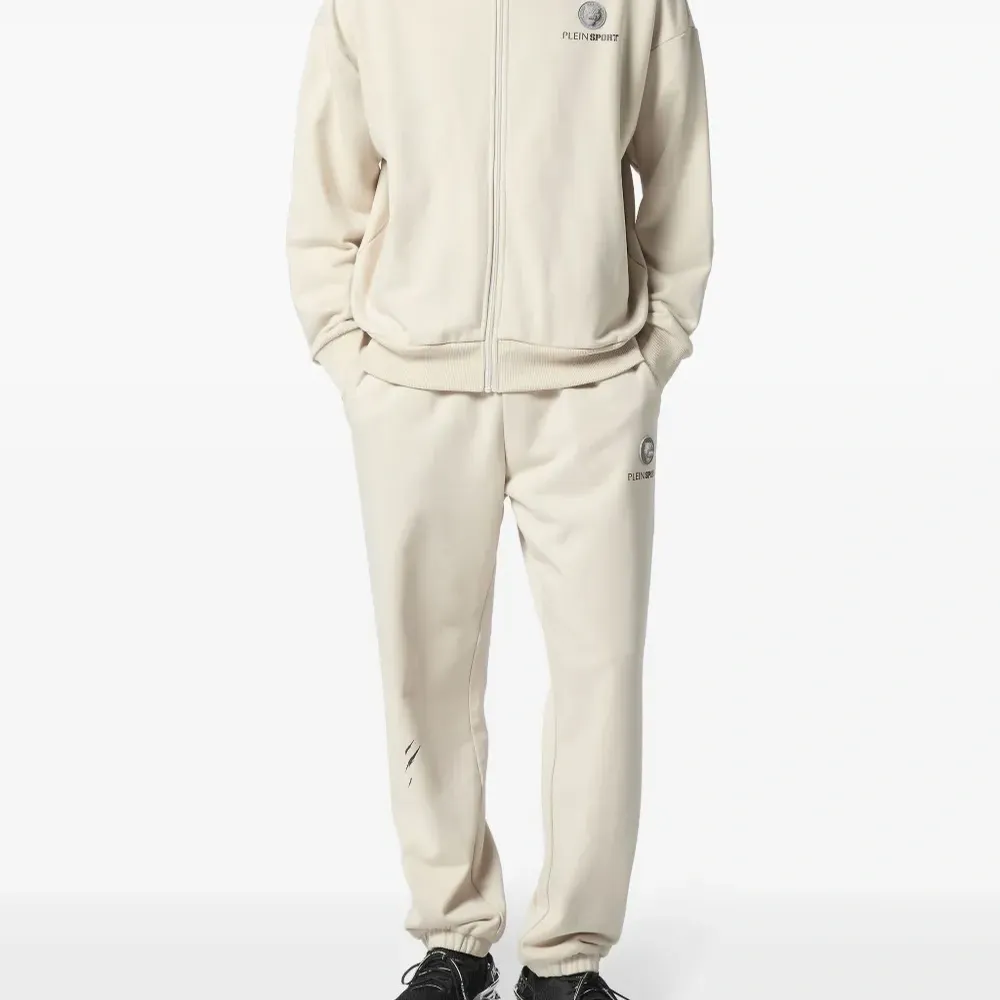 Худи с логотипом