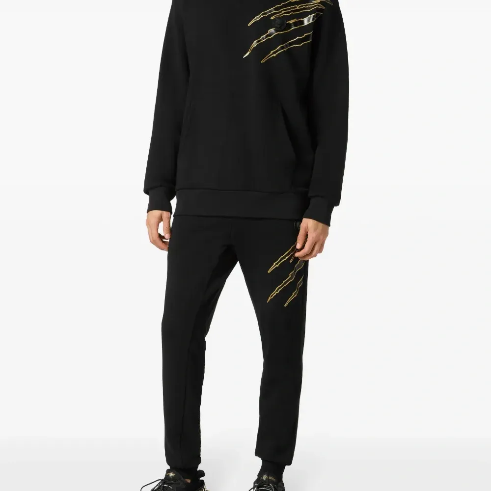 Худи с графичным принтом Худи с графичным принтом