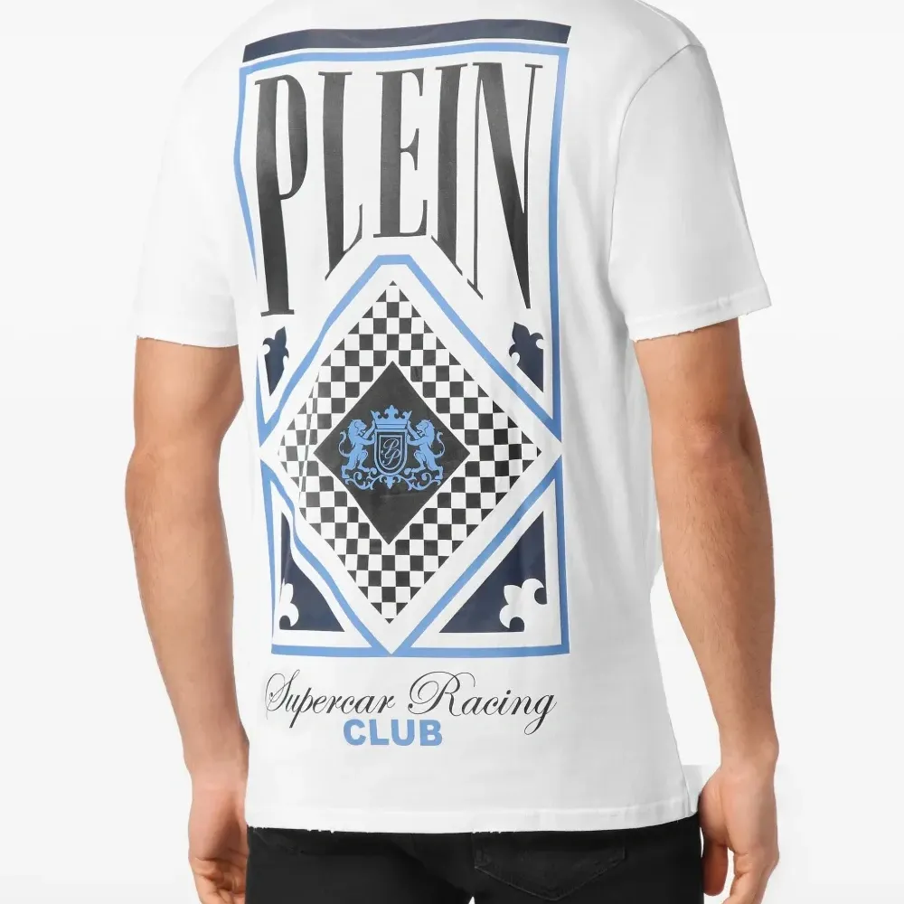 Футболка с логотипом