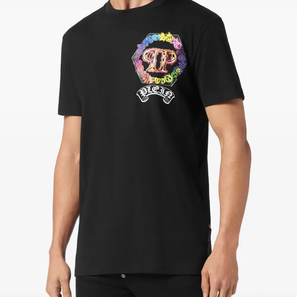 Футболка с логотипом