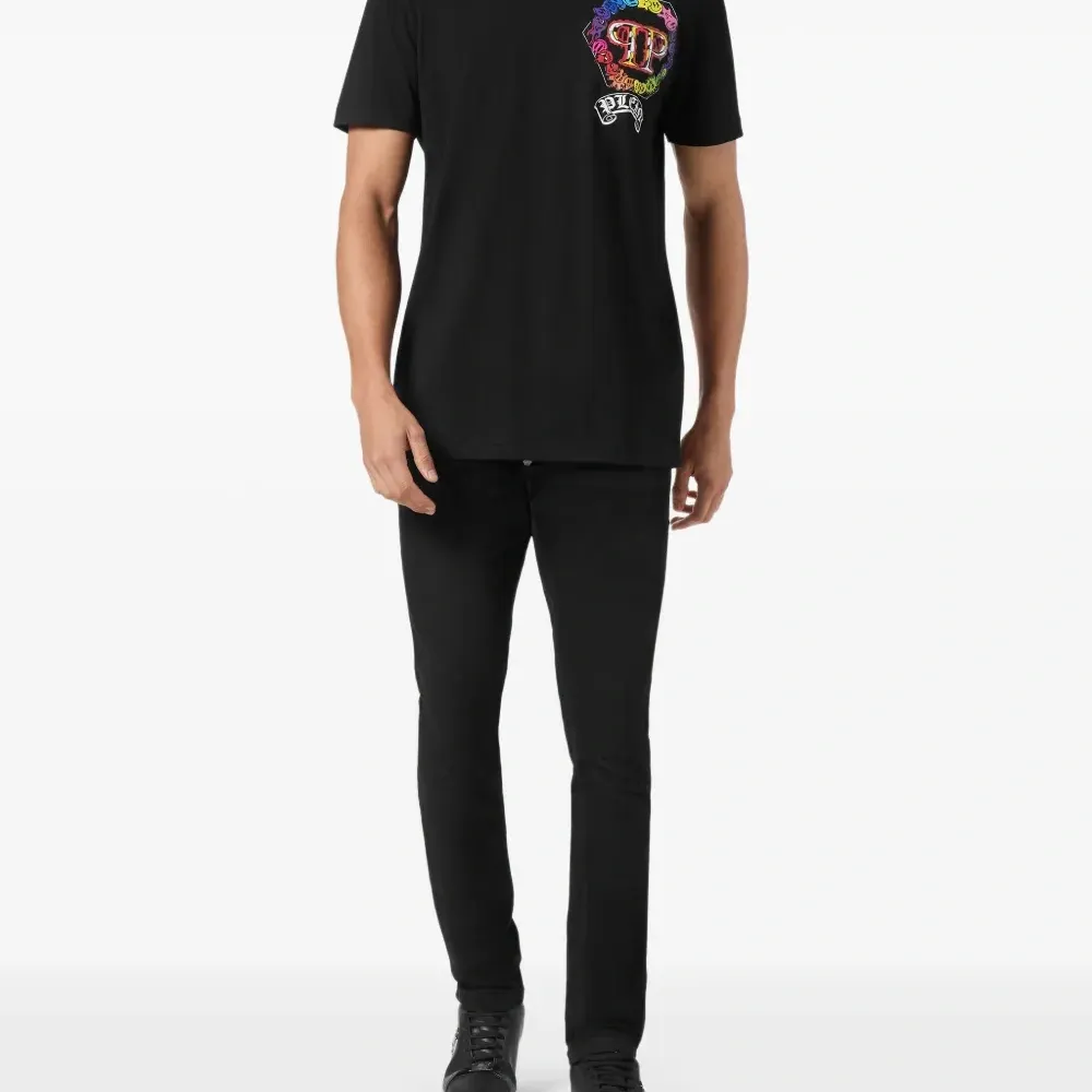 Футболка с логотипом