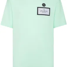 Футболка с нашивкой