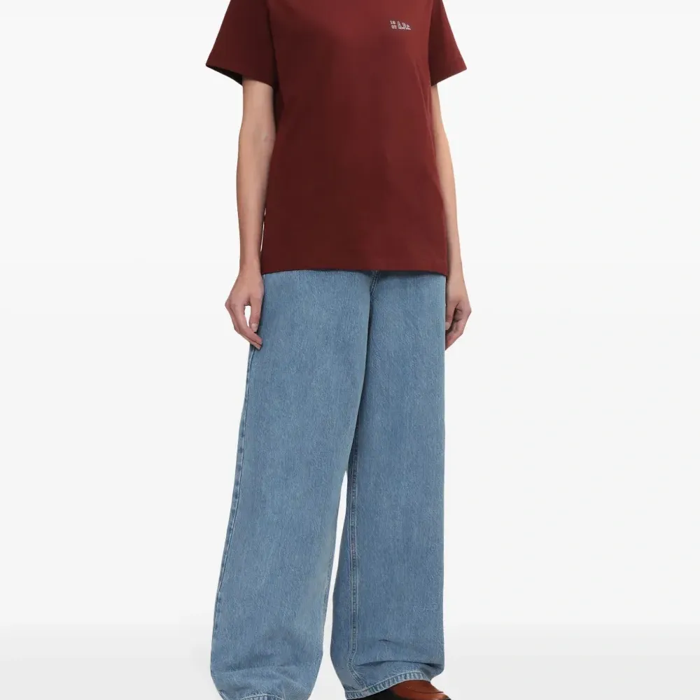 Футболка с логотипом