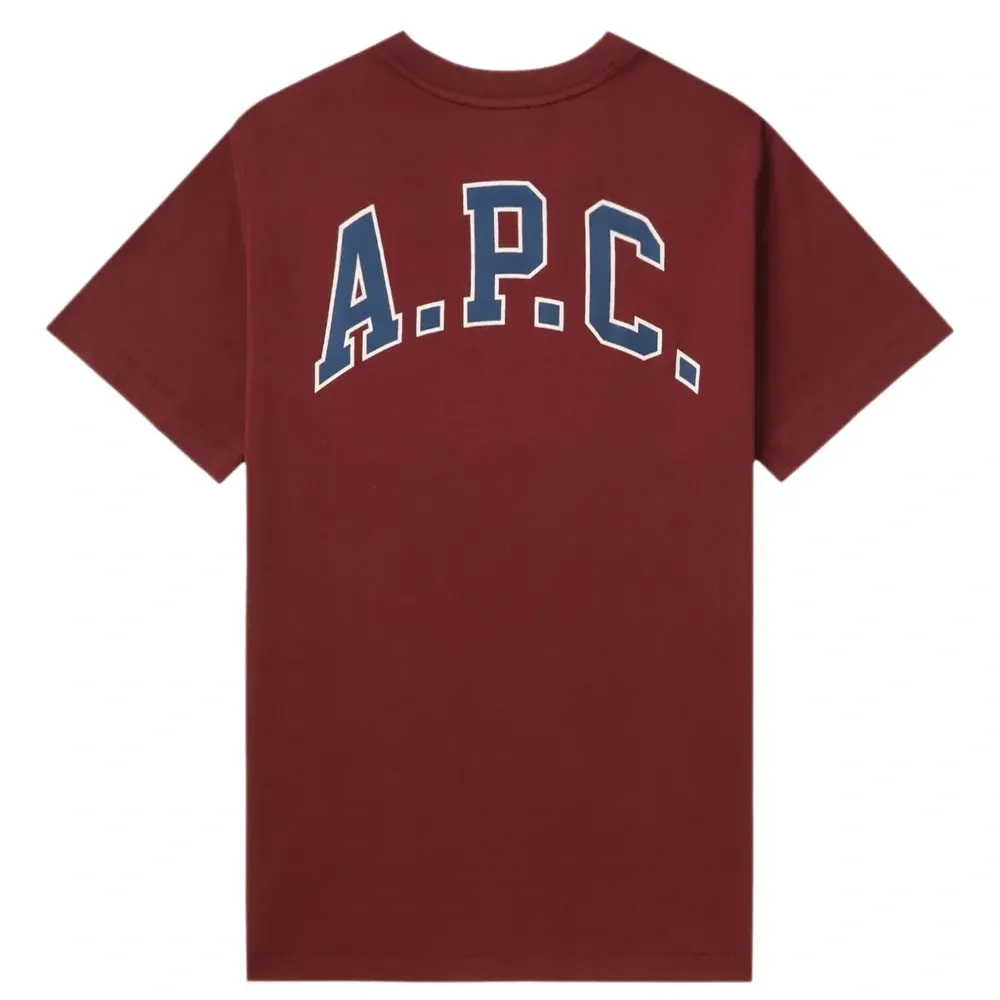 Футболка с логотипом