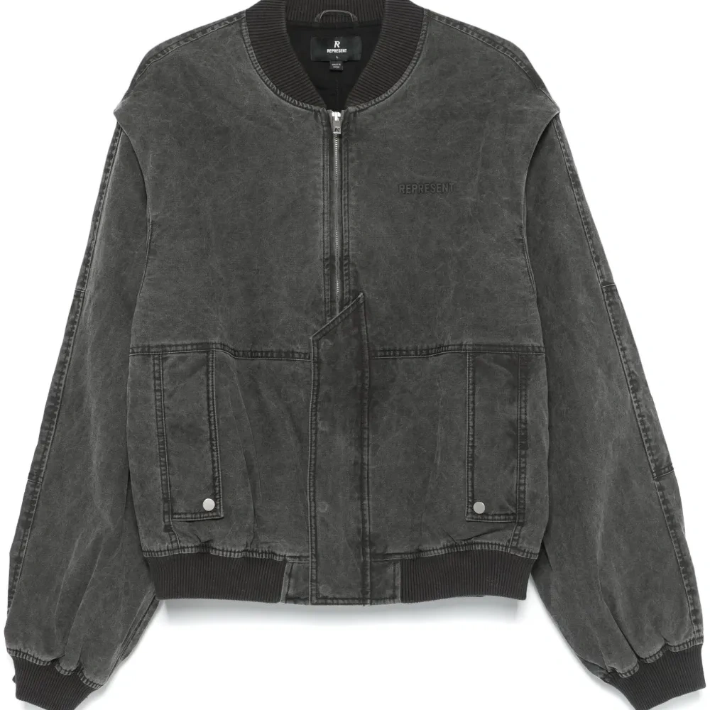 Бомбер со вставками на рукавах