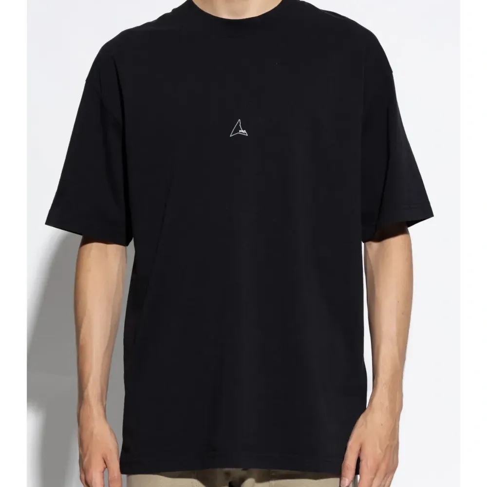 Футболка с логотипом