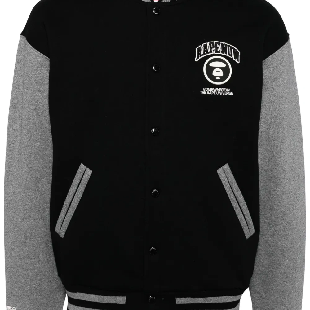 Куртка с логотипом