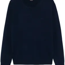 Свитер с вышитым логотипом