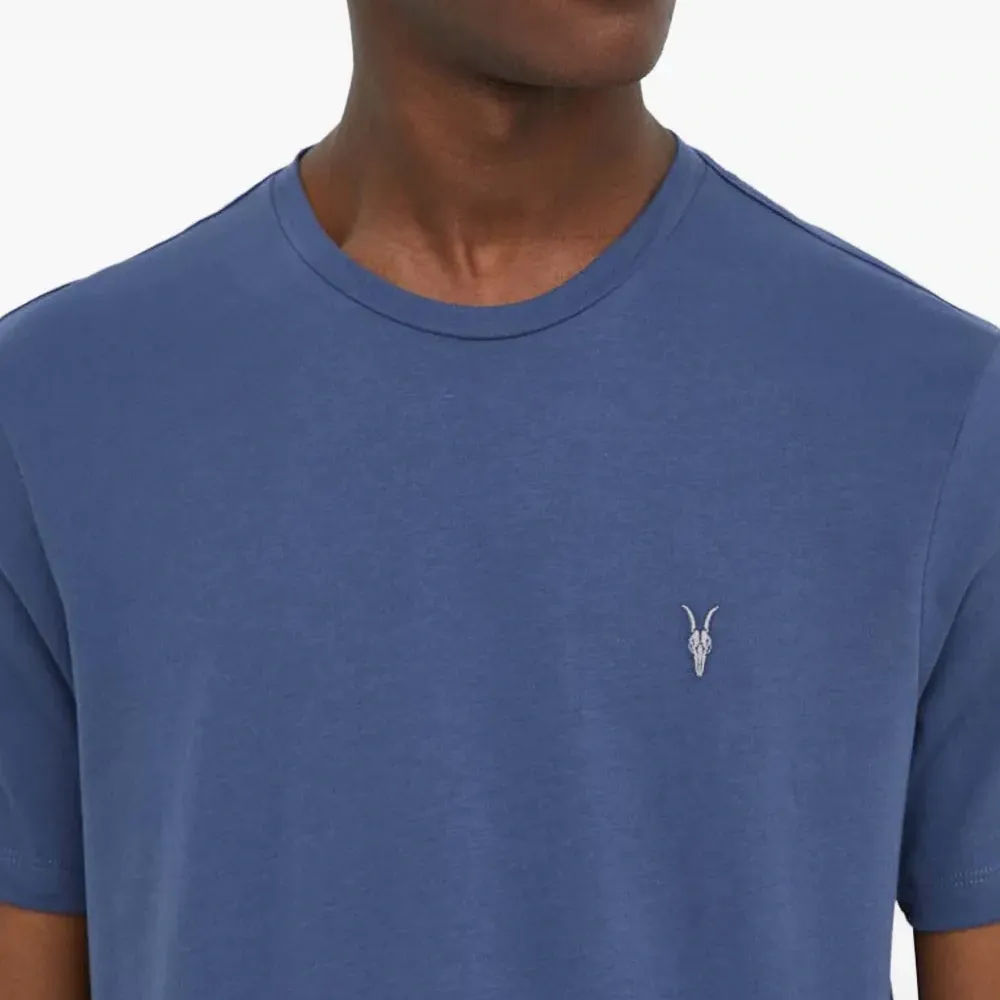 Вышитая футболка Brace