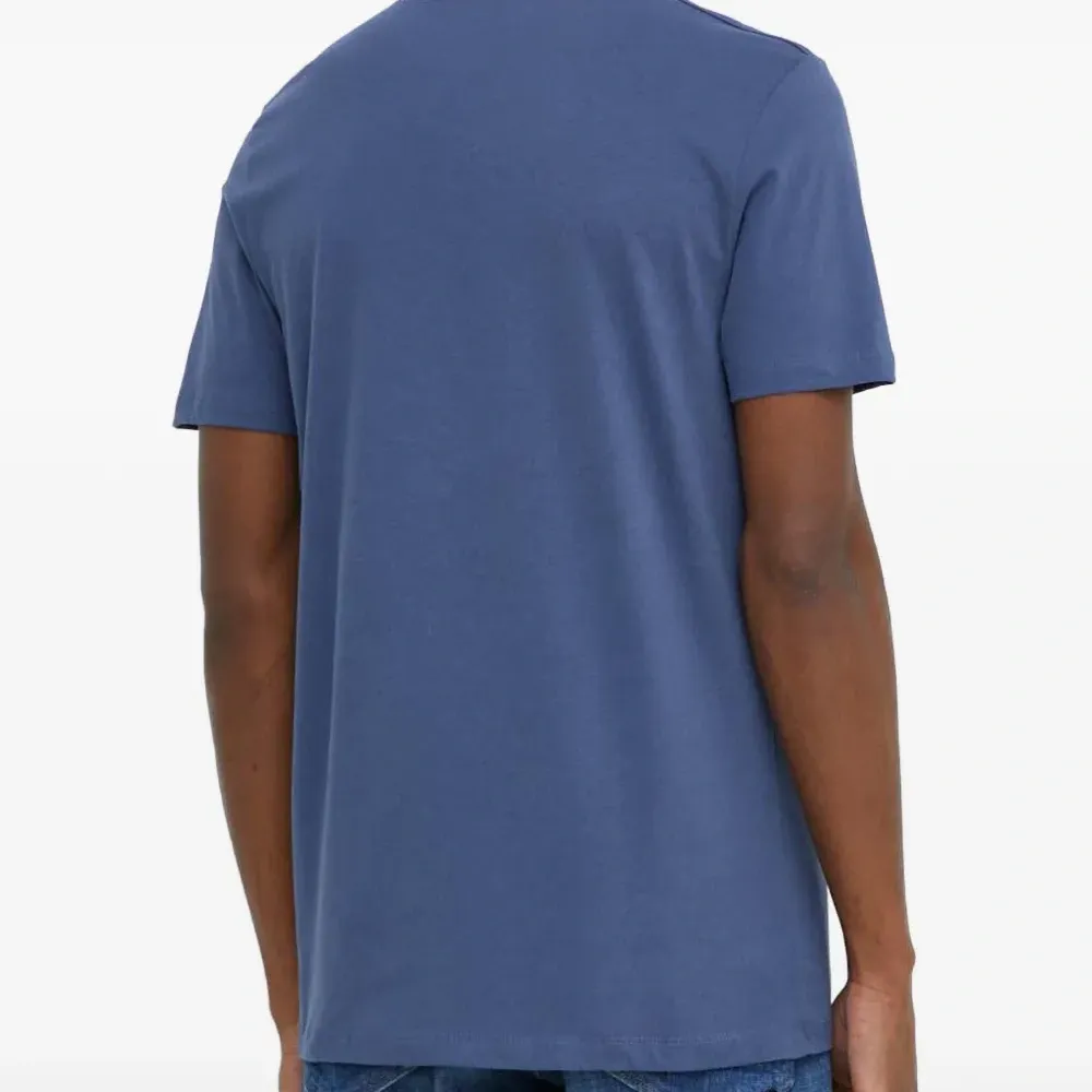 Вышитая футболка Brace