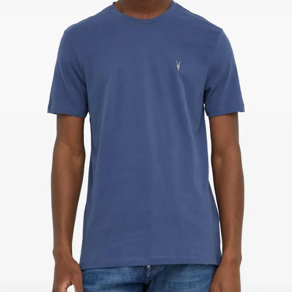 Вышитая футболка Brace