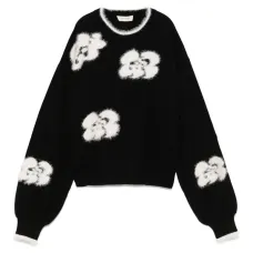 Свитер с цветочной вышивкой