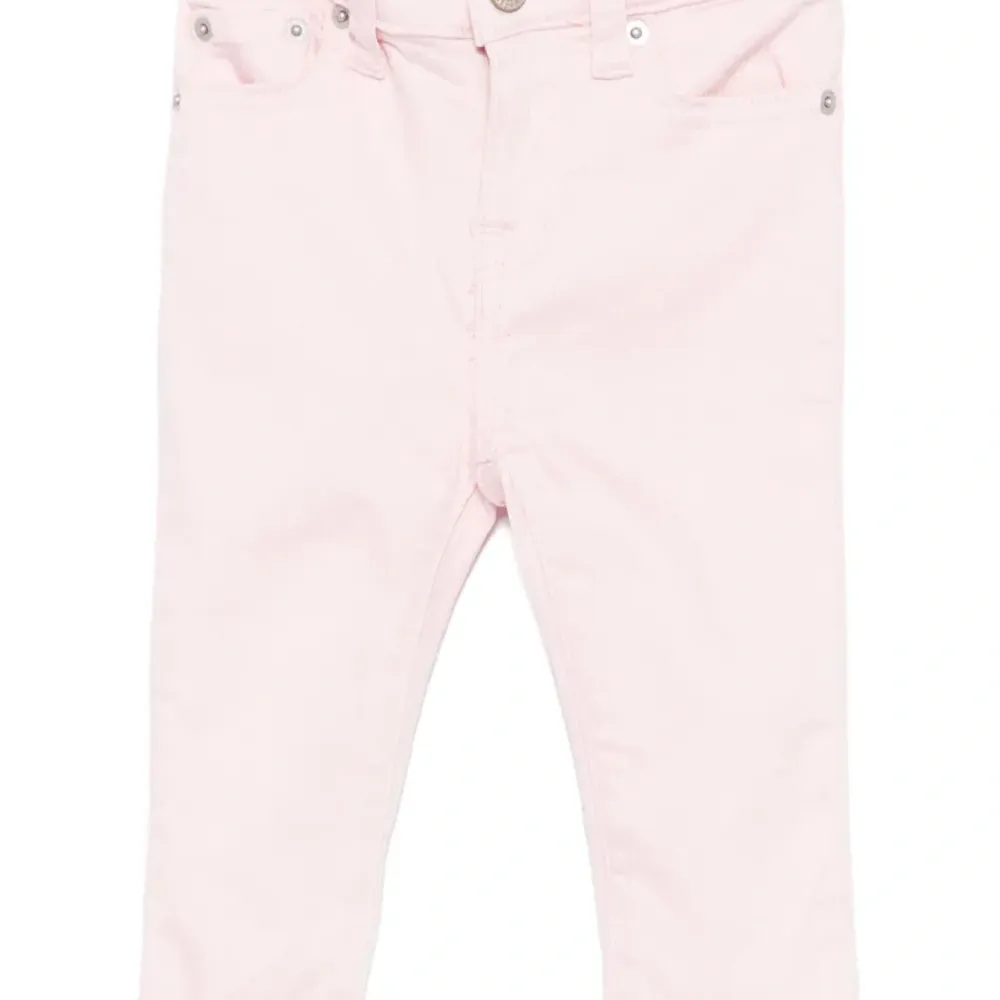 Зауженные джинсы