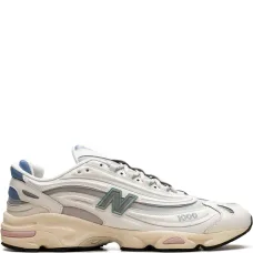 Кроссовки 1000 с контрастными вставками