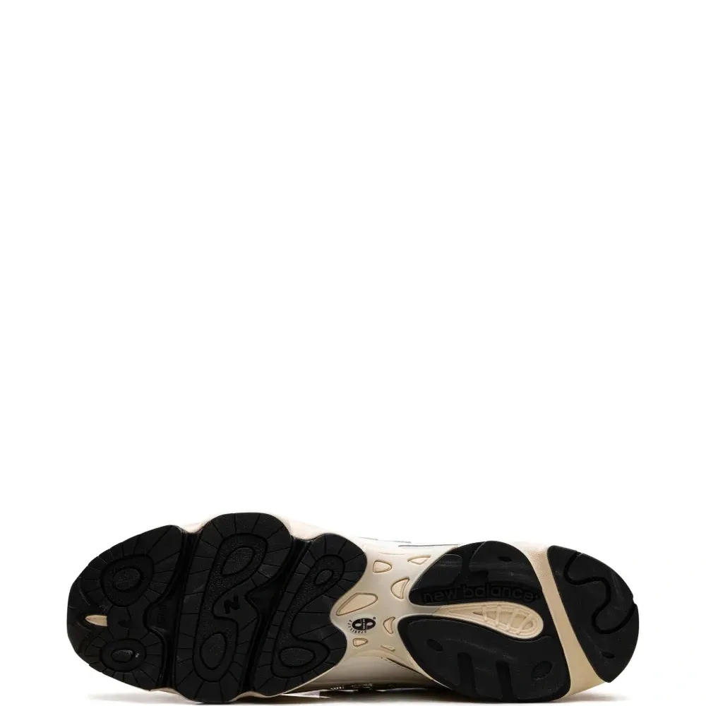 Кроссовки 1000 с контрастными вставками