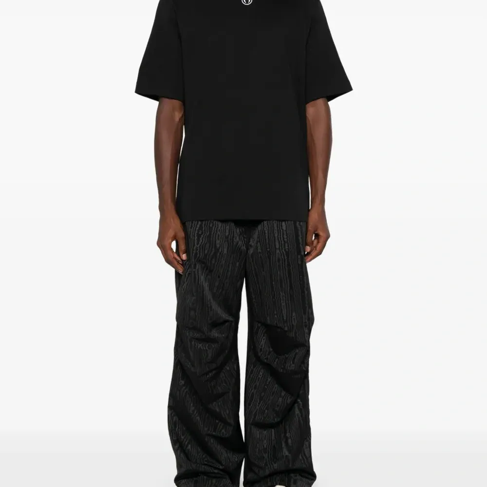 Футболка с логотипом