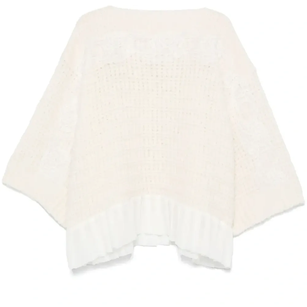 Свитер с кружевной аппликацией