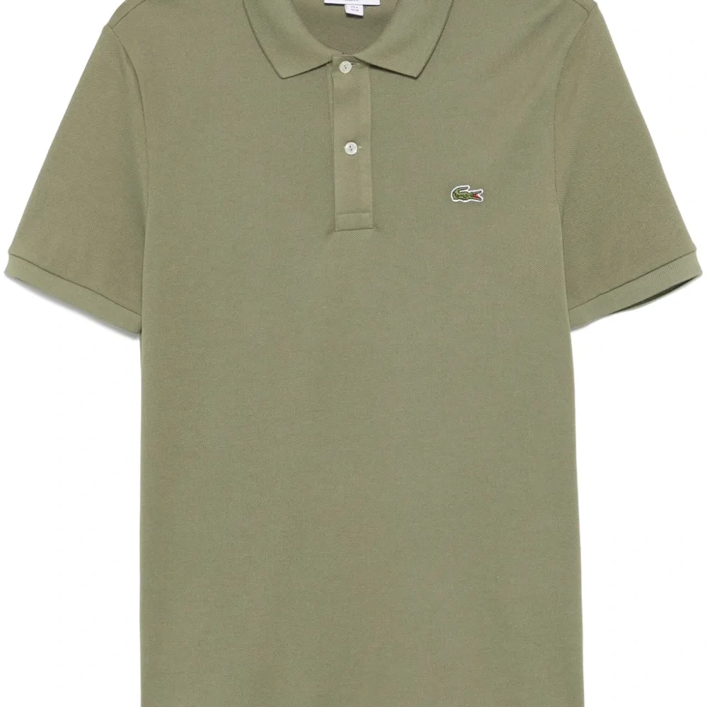 Рубашка поло с вышитым логотипом