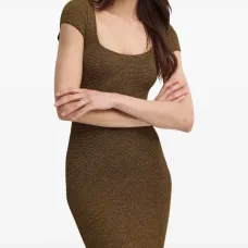 Пляжное платье с квадратным вырезом Пляжное платье с квадратным вырезом