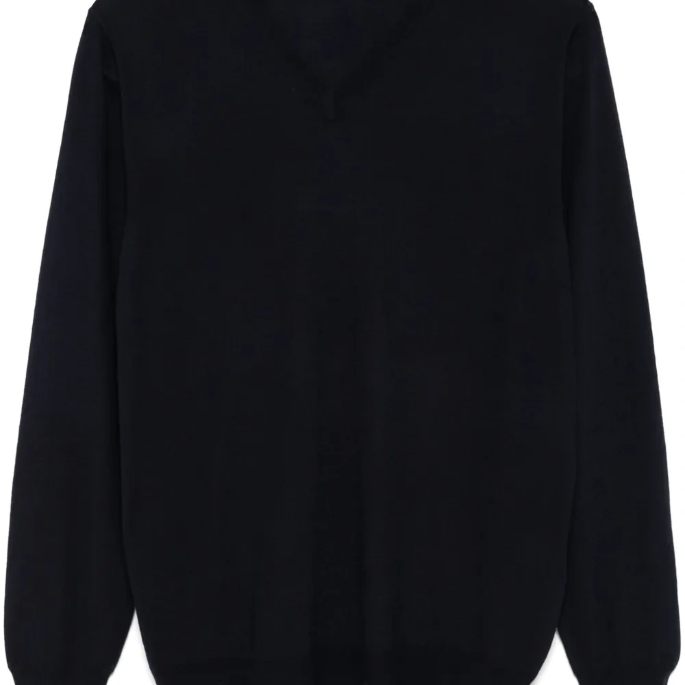 Свитер тонкой вязки