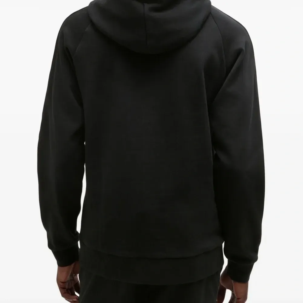 Худи с вышитым логотипом