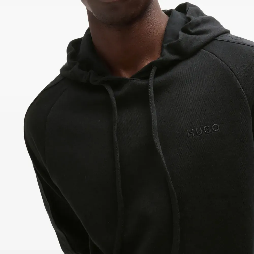 Худи с вышитым логотипом