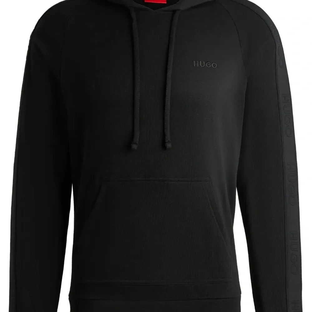 Худи с вышитым логотипом