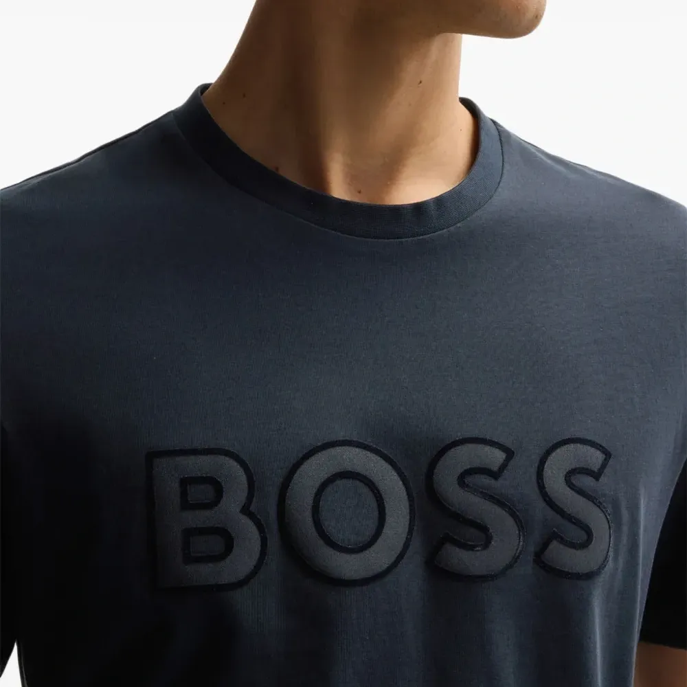 Футболка с нашивкой-логотипом