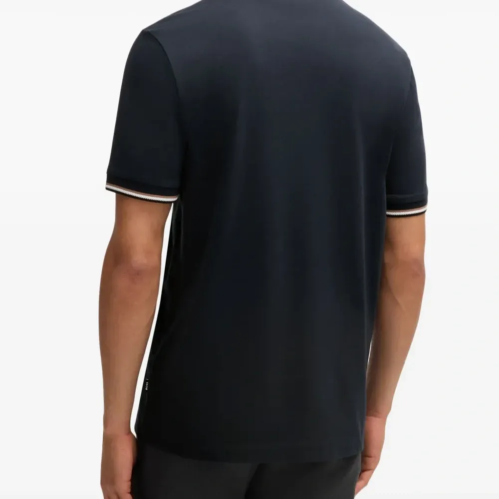 Футболка с короткими рукавами