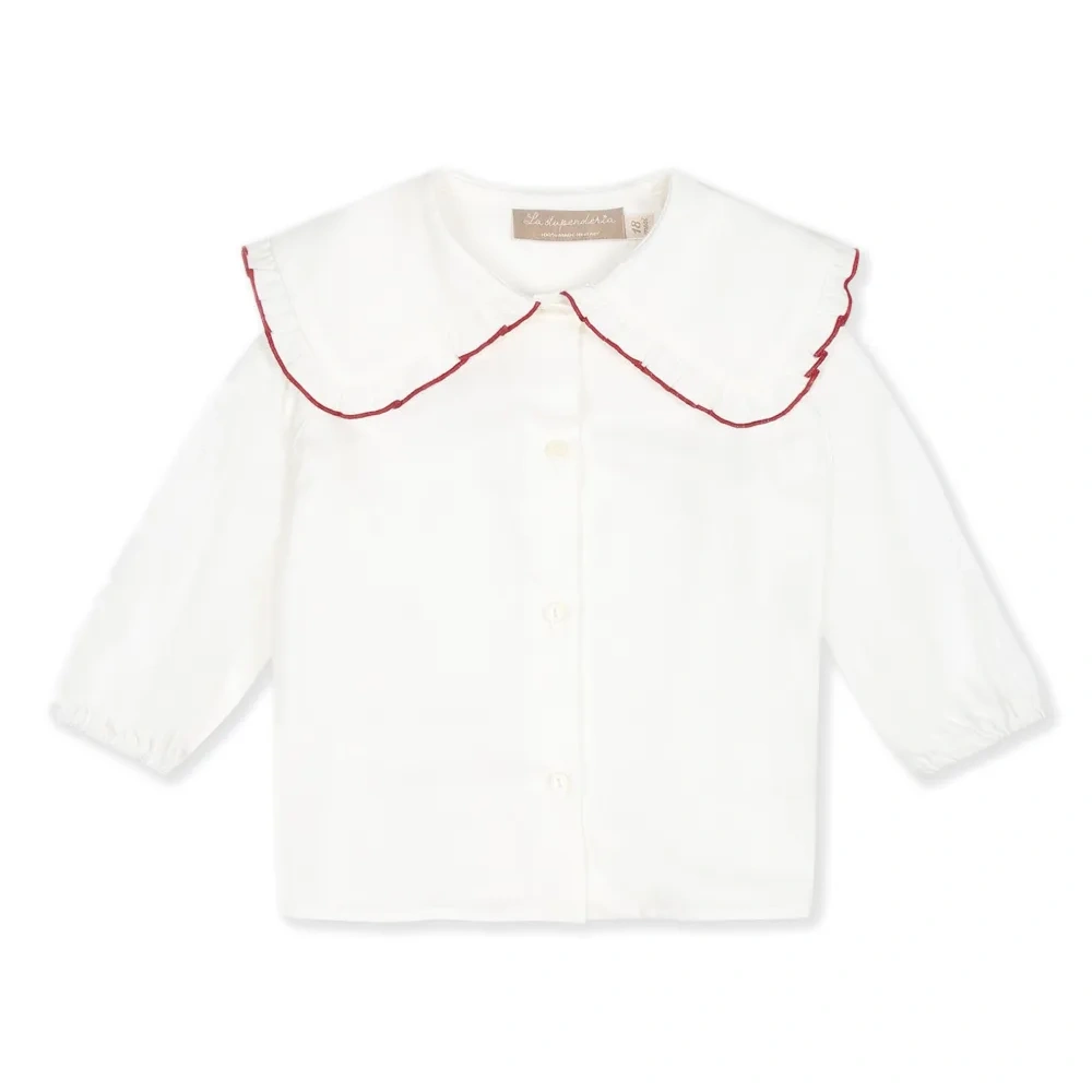 Рубашка с оборками на воротнике