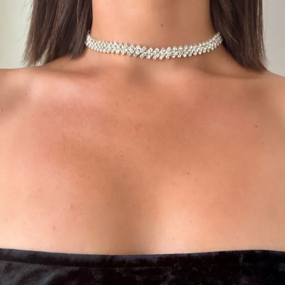 Колье со стразами Колье со стразами