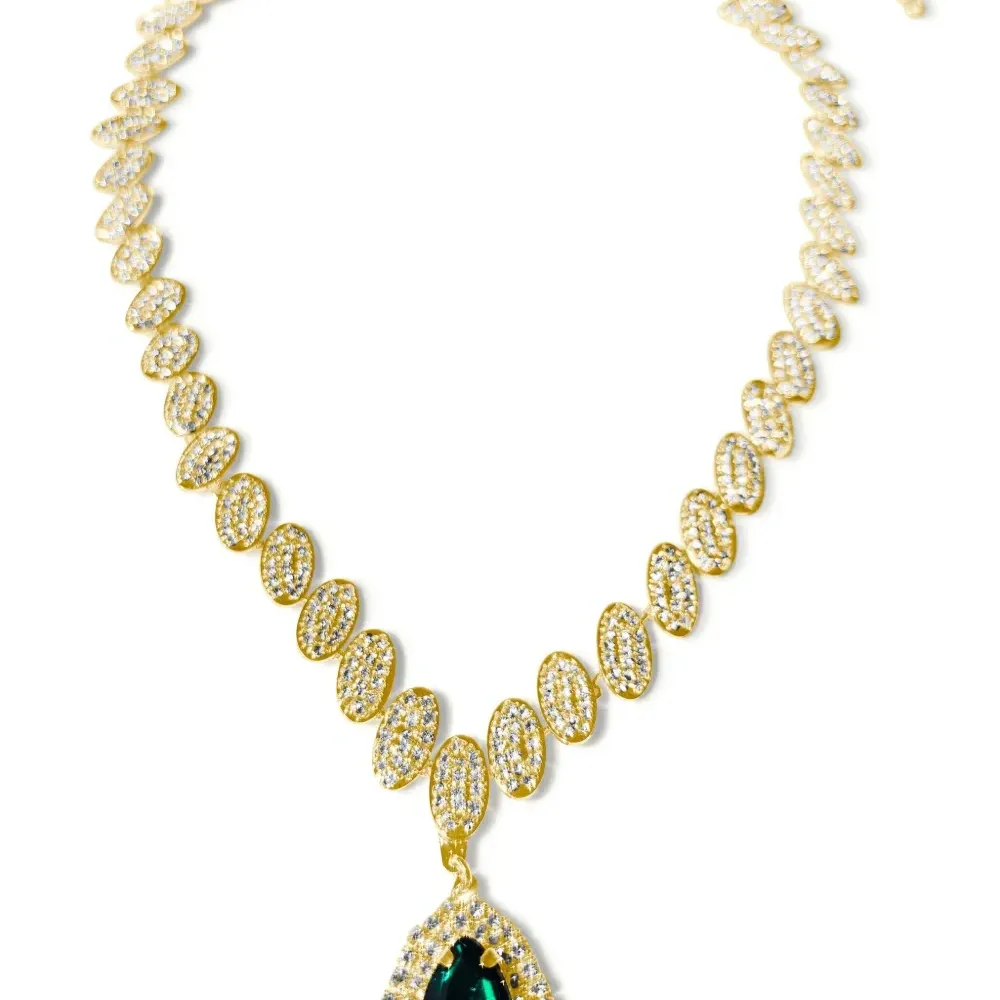 Колье с подвеской