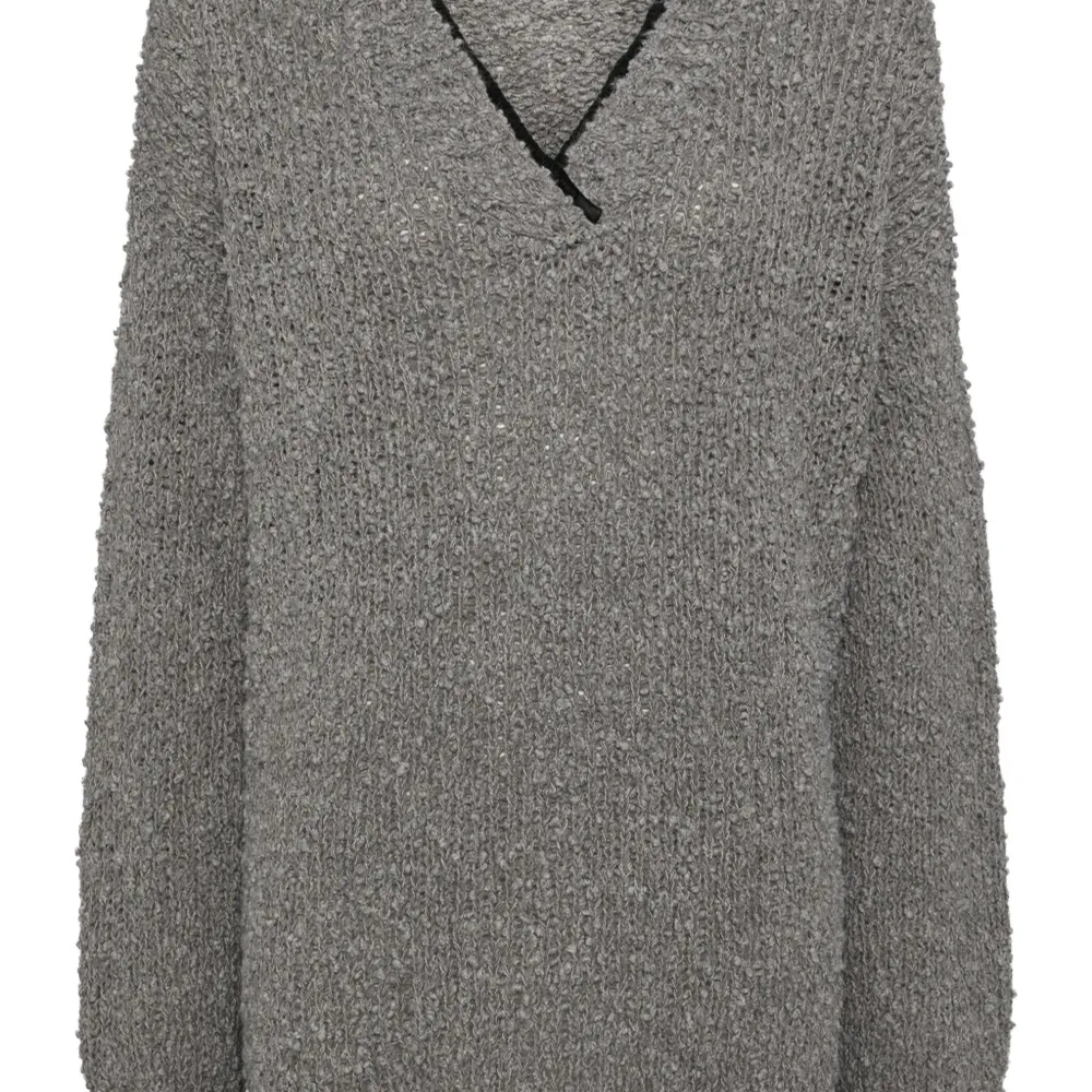 Джемпер с V-образным вырезом Джемпер с V-образным вырезом