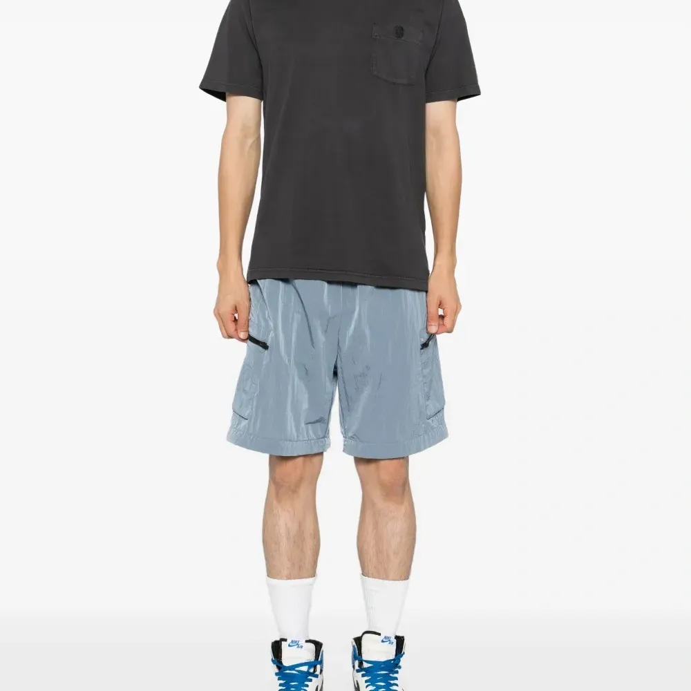 Футболка с карманом