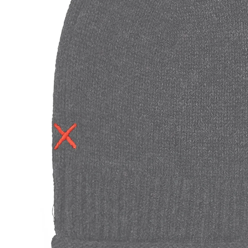 Вязаная шапка бини Вязаная шапка бини