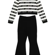 Трикотажный спортивный костюм