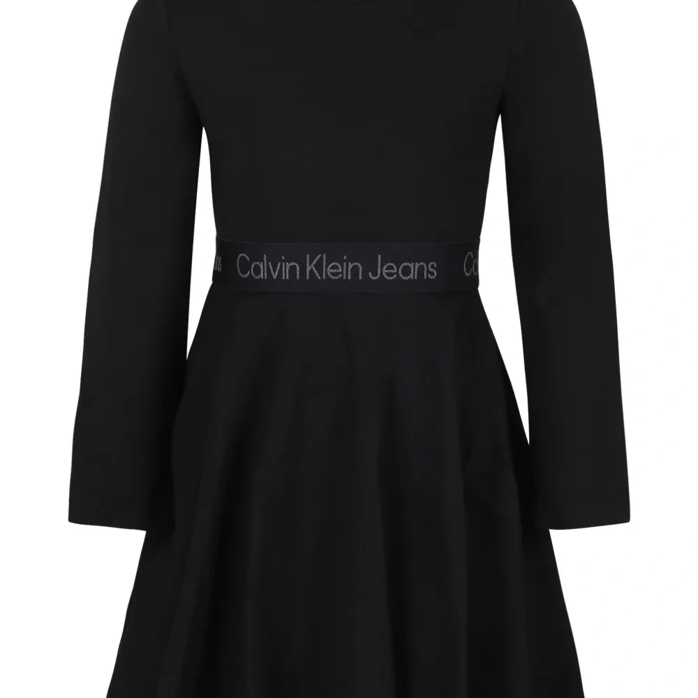 Платье с логотипом