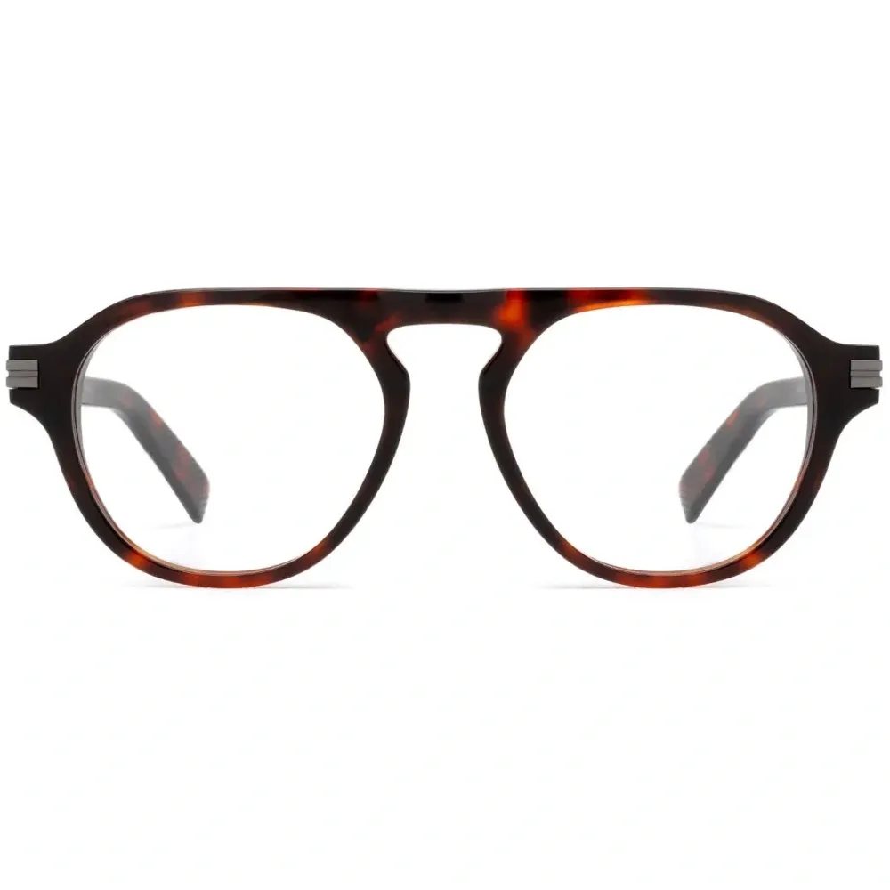 Очки в оправе черепаховой расцветки