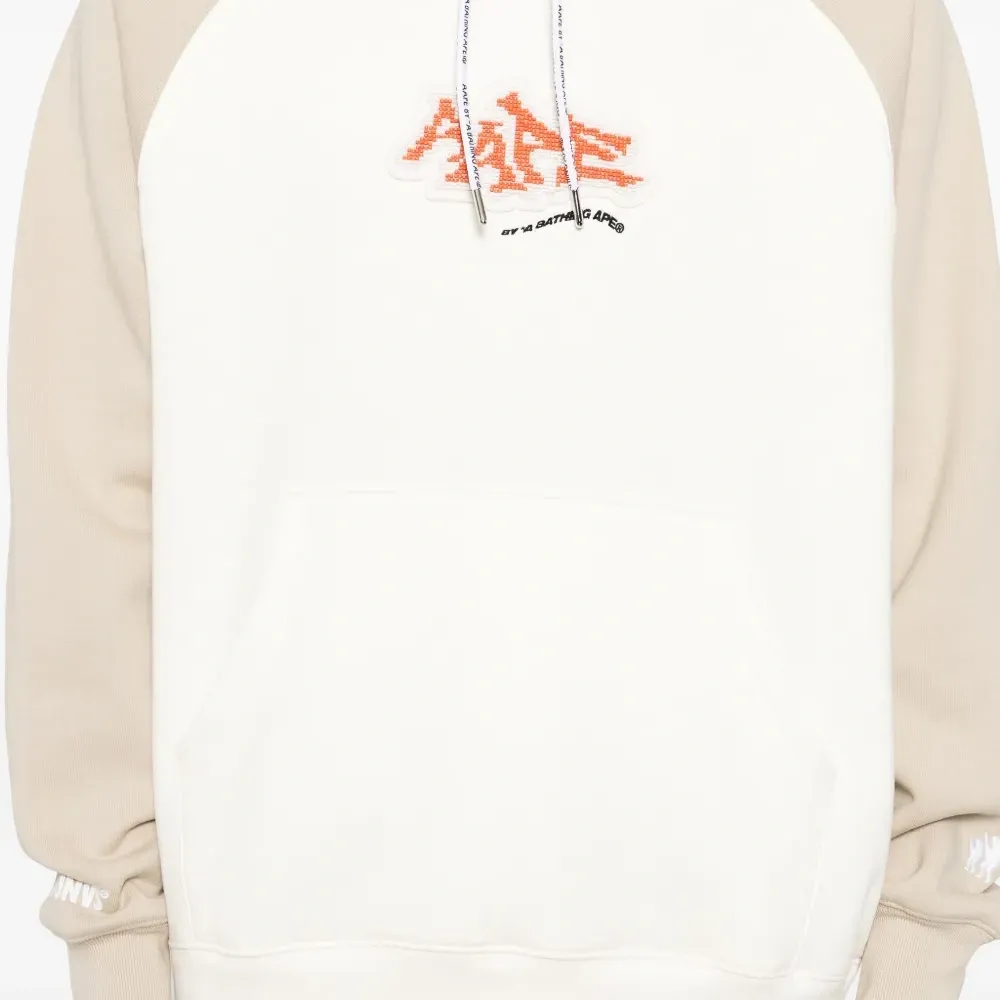 Худи с нашивкой-логотипом Худи с нашивкой-логотипом