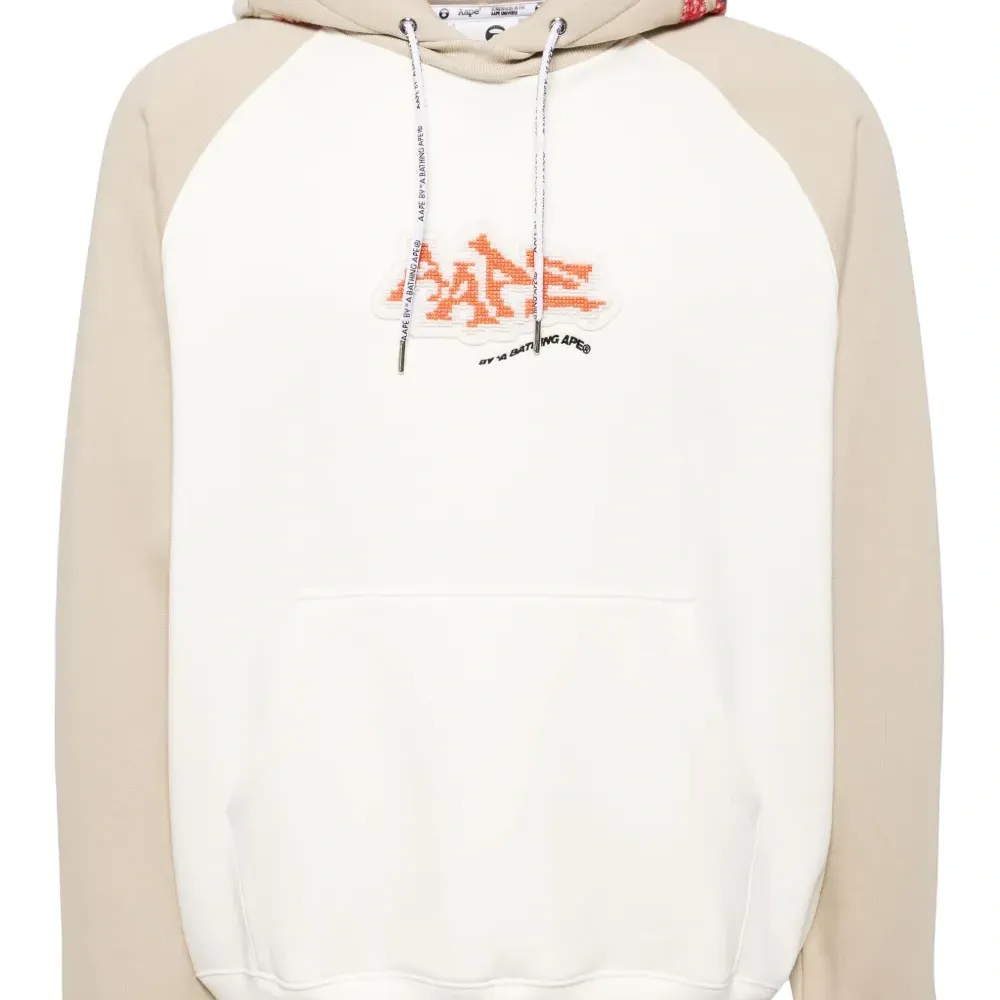 Худи с нашивкой-логотипом Худи с нашивкой-логотипом