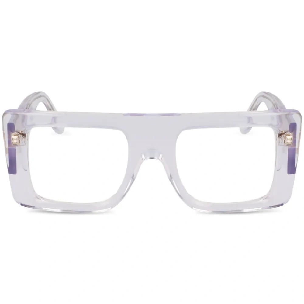 Очки в квадратной оправе