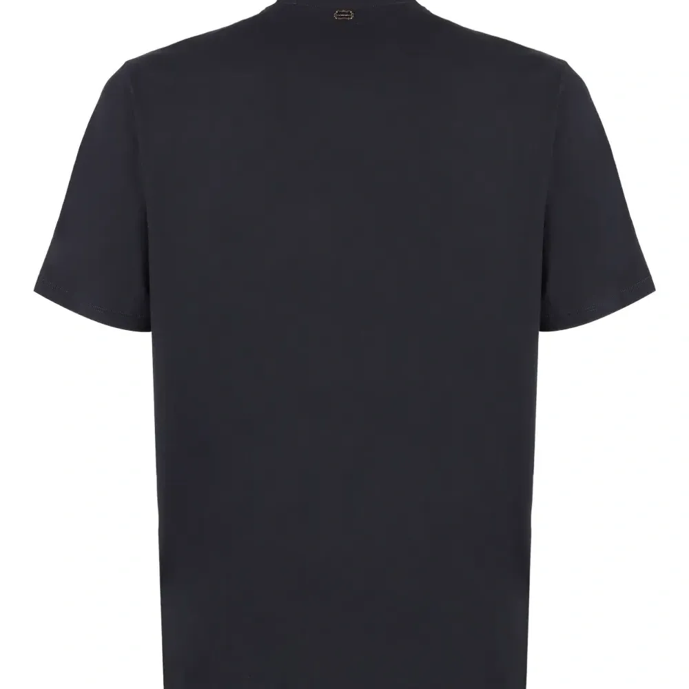 футболка с круглым вырезом